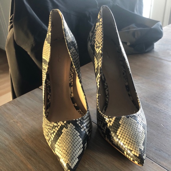 Aldo Snake Print Pumps - Picture 3 of 3